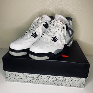 Air Jordan 4 Retro Cement